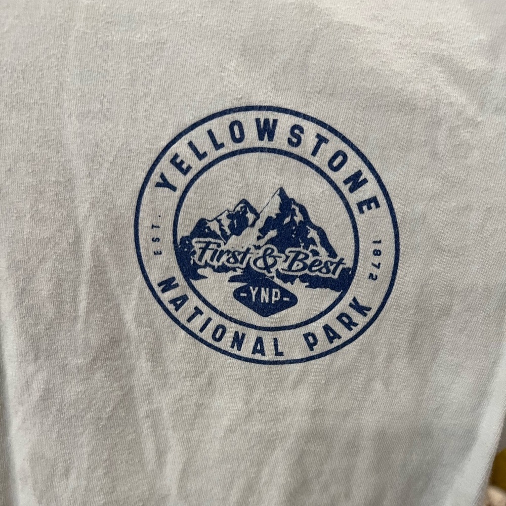 Yellowstone National Park Graphic Tee - White size small - Picture 3 of 8